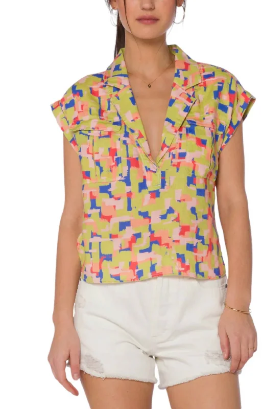 Gavin Short Sleeve Top In Multi Abst