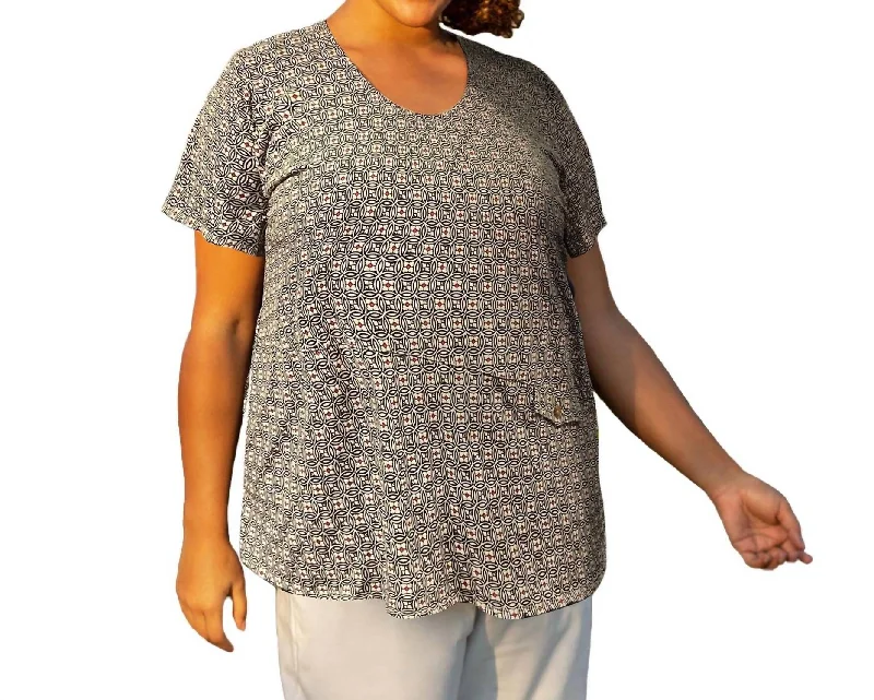 Side Printed Tyler Flair Short Sleeve Top - Plus Size In Black Geo Knots